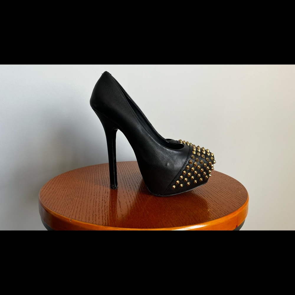 Steve Madden Leather Pumps